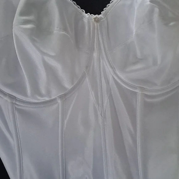 Dominique Juliet Underwire 8950 Elegant White Bustier Corset 42DD New